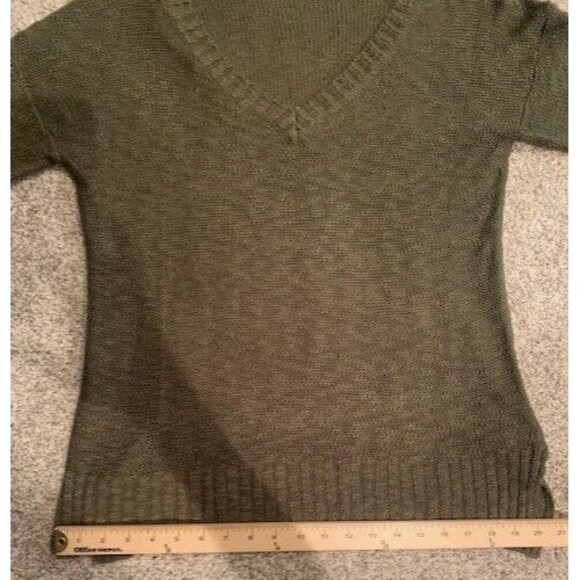 Charlotte Russe Green V-Neck Women's knit sweater Size L Lagenlook - Picture 1 of 9